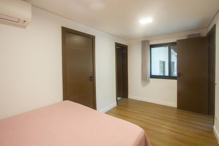 Casa à venda com 1200m², 8 quartos e 4 vagasSuíte 4