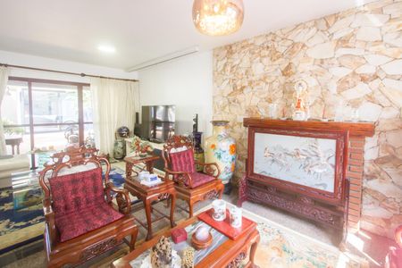 Casa à venda com 1200m², 8 quartos e 4 vagasCasa 2 - Sala