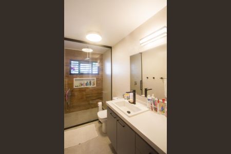 Casa à venda com 1200m², 8 quartos e 4 vagasBanheiro Suíte 2