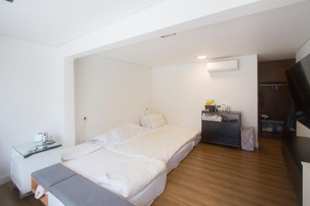 Casa à venda com 1200m², 8 quartos e 4 vagasSuíte 2