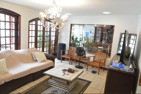 Casa de condomínio à venda com 400m², 3 quartos e sem vagaSala