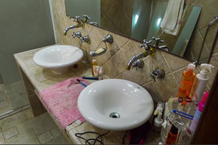 Casa de condomínio à venda com 400m², 3 quartos e sem vagaBanheiro da Suíte