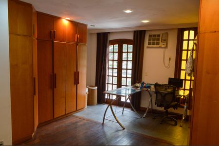 Casa de condomínio à venda com 400m², 3 quartos e sem vagaQuarto 2