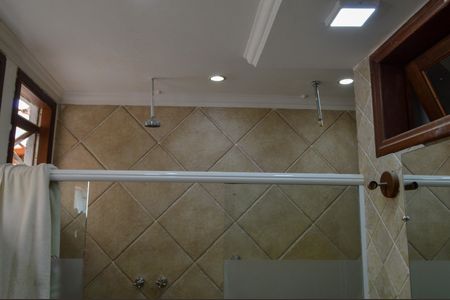 Casa de condomínio à venda com 400m², 3 quartos e sem vagaBanheiro da Suíte