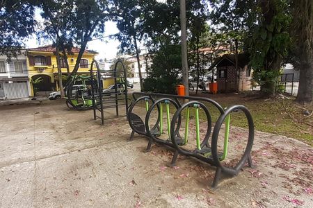 Casa de condomínio à venda com 400m², 3 quartos e sem vagaÁrea comum - Academia