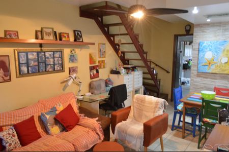 Casa de condomínio à venda com 69m², 2 quartos e 1 vagaSala