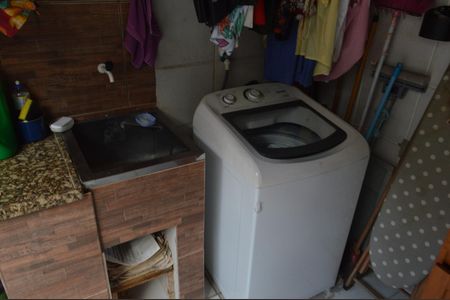 Casa de condomínio à venda com 69m², 2 quartos e 1 vagaÁrea de Serviço