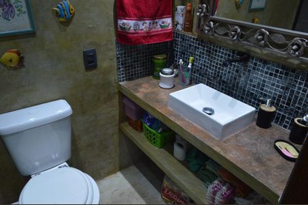 Casa de condomínio à venda com 69m², 2 quartos e 1 vagaBanheiro