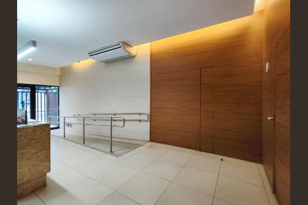 Apartamento à venda com 65m², 2 quartos e 1 vagaFachada e portaria