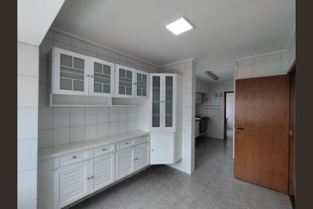 Apartamento para alugar com 192m², 3 quartos e 3 vagasCopa