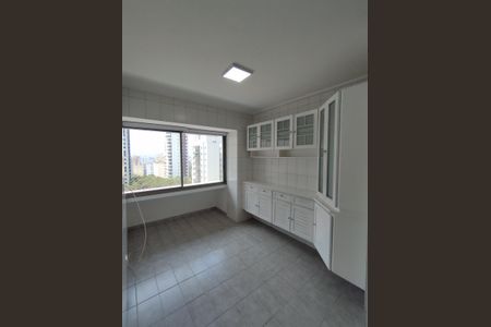Apartamento para alugar com 192m², 3 quartos e 3 vagasCopa