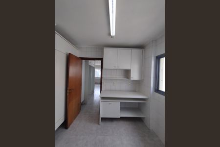Apartamento para alugar com 192m², 3 quartos e 3 vagasCozinha