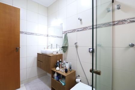 Casa à venda com 300m², 3 quartos e 4 vagasBanheiro da Suíte 3