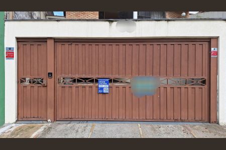 Casa à venda com 300m², 3 quartos e 4 vagasFachada Placa 