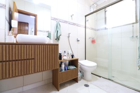 Casa à venda com 300m², 3 quartos e 4 vagasBanheiro da Suíte 3