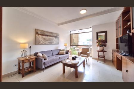 Casa à venda com 300m², 3 quartos e 4 vagasSala