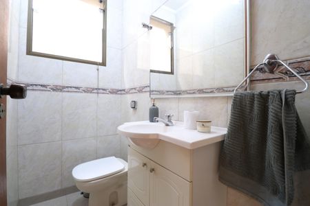 Casa à venda com 300m², 3 quartos e 4 vagasLavabo