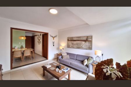 Casa à venda com 300m², 3 quartos e 4 vagasSala