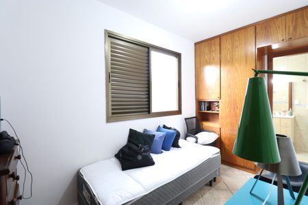 Casa à venda com 300m², 3 quartos e 4 vagasSuíte 2