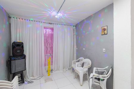 Casa à venda com 120m², 4 quartos e 2 vagasSalão