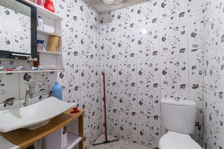 Casa à venda com 120m², 4 quartos e 2 vagasBanheiro