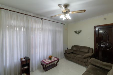 Casa à venda com 251m², 3 quartos e 3 vagasSala