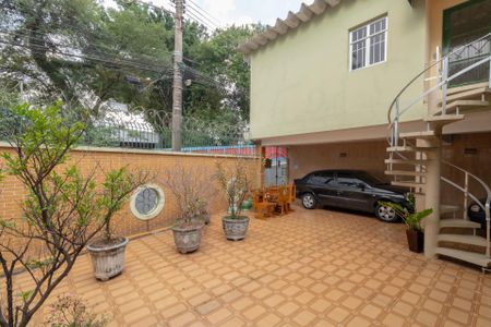 Casa à venda com 251m², 3 quartos e 3 vagasQuintal