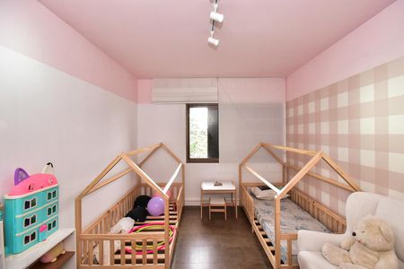 Apartamento à venda com 261m², 4 quartos e 4 vagasQuarto 2