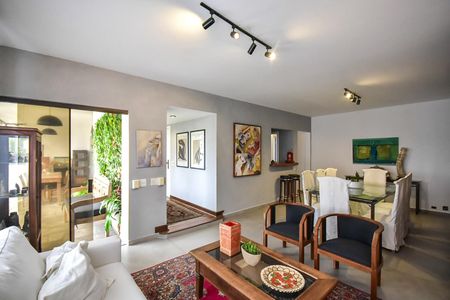 Apartamento à venda com 261m², 4 quartos e 4 vagasSala