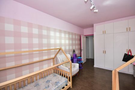 Apartamento à venda com 261m², 4 quartos e 4 vagasQuarto 2