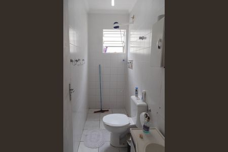 Casa à venda com 220m², 5 quartos e sem vagaBanheiro Casa 1