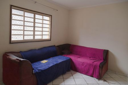 Casa à venda com 220m², 5 quartos e sem vagaSala Casa 2