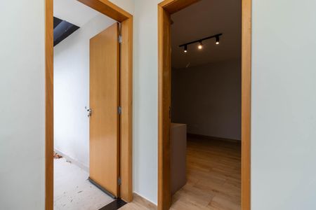 Casa à venda com 127m², 3 quartos e 2 vagasEscada Segundo Andar