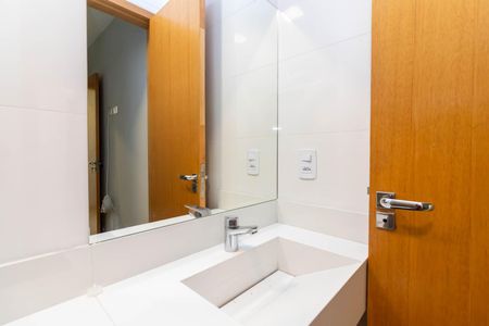 Casa à venda com 127m², 3 quartos e 2 vagasBanheiro da Suíte 1