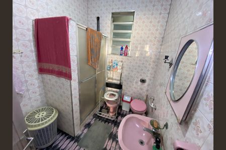 Casa à venda com 100m², 2 quartos e 1 vagaBanheiro