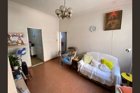 Casa à venda com 100m², 2 quartos e 1 vagaSala