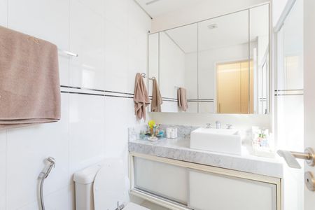Apartamento à venda com 163m², 2 quartos e 3 vagasBanheiro da Suíte 2