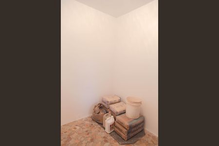 Casa à venda com 100m², 2 quartos e 2 vagasQuarto de Serviço