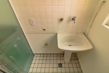 Apartamento para alugar com 65m², 2 quartos e 1 vagaÁrea de Serviço