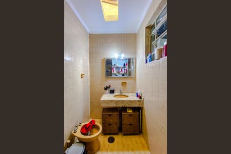 Casa à venda com 197m², 4 quartos e 1 vagaBanheiro