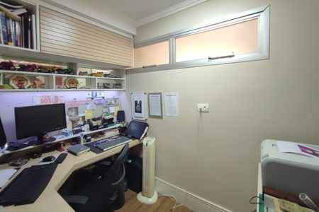 Apartamento à venda com 135m², 3 quartos e 2 vagasEscritório