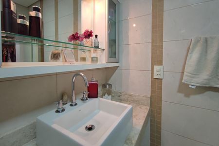 Apartamento à venda com 135m², 3 quartos e 2 vagasBanheiro Suíte