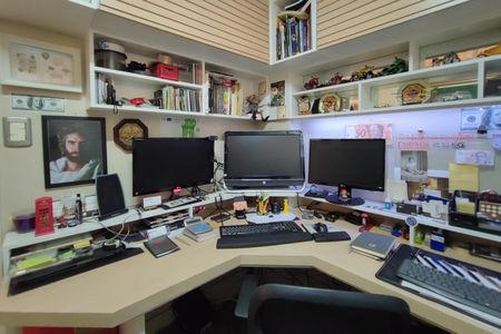 Apartamento à venda com 135m², 3 quartos e 2 vagasEscritório