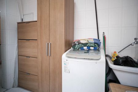 Apartamento à venda com 58m², 3 quartos e 1 vagaÁrea de Serviço