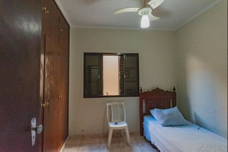 Casa à venda com 359m², 3 quartos e 2 vagas Casa à venda com 359m², 3 quartos e 2 vagasQuarto 1