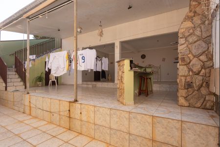 Casa à venda com 359m², 3 quartos e 2 vagas Casa à venda com 359m², 3 quartos e 2 vagasQuintal