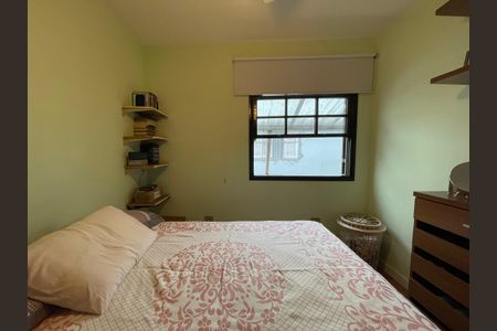 Quarto de casa à venda com 2 quartos, 50m² em Jardim Ester Yolanda, São Paulo