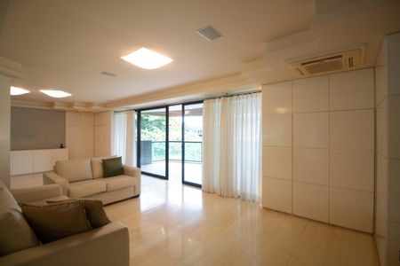 Apartamento à venda com 210m², 3 quartos e 3 vagasSala