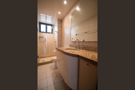 Apartamento à venda com 210m², 3 quartos e 3 vagasBanheiro social