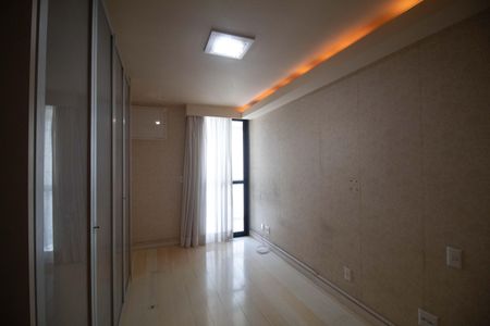 Apartamento à venda com 210m², 3 quartos e 3 vagasQuarto 1